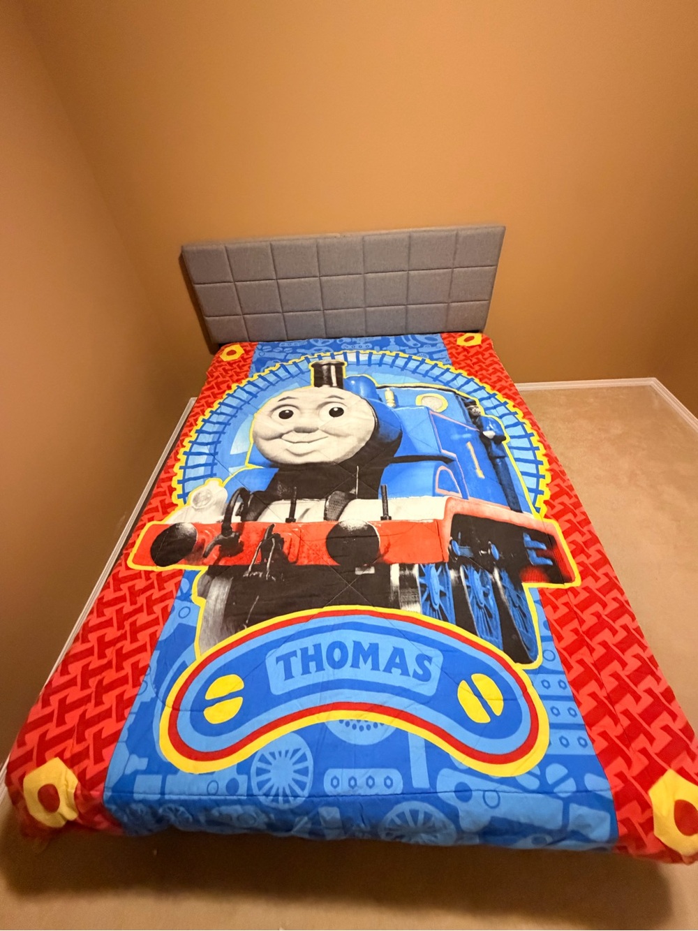 Vintage 1990s Thomas the Train/Thomas & Friends Reversible TWIN Size Comforter